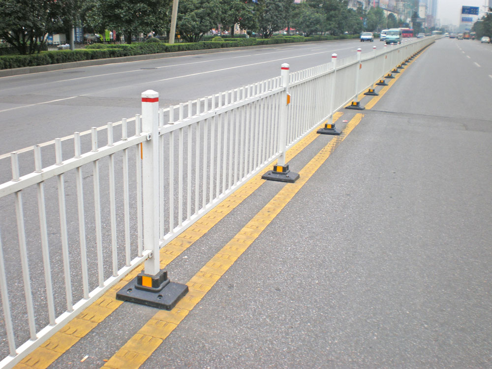 道路隔离护栏